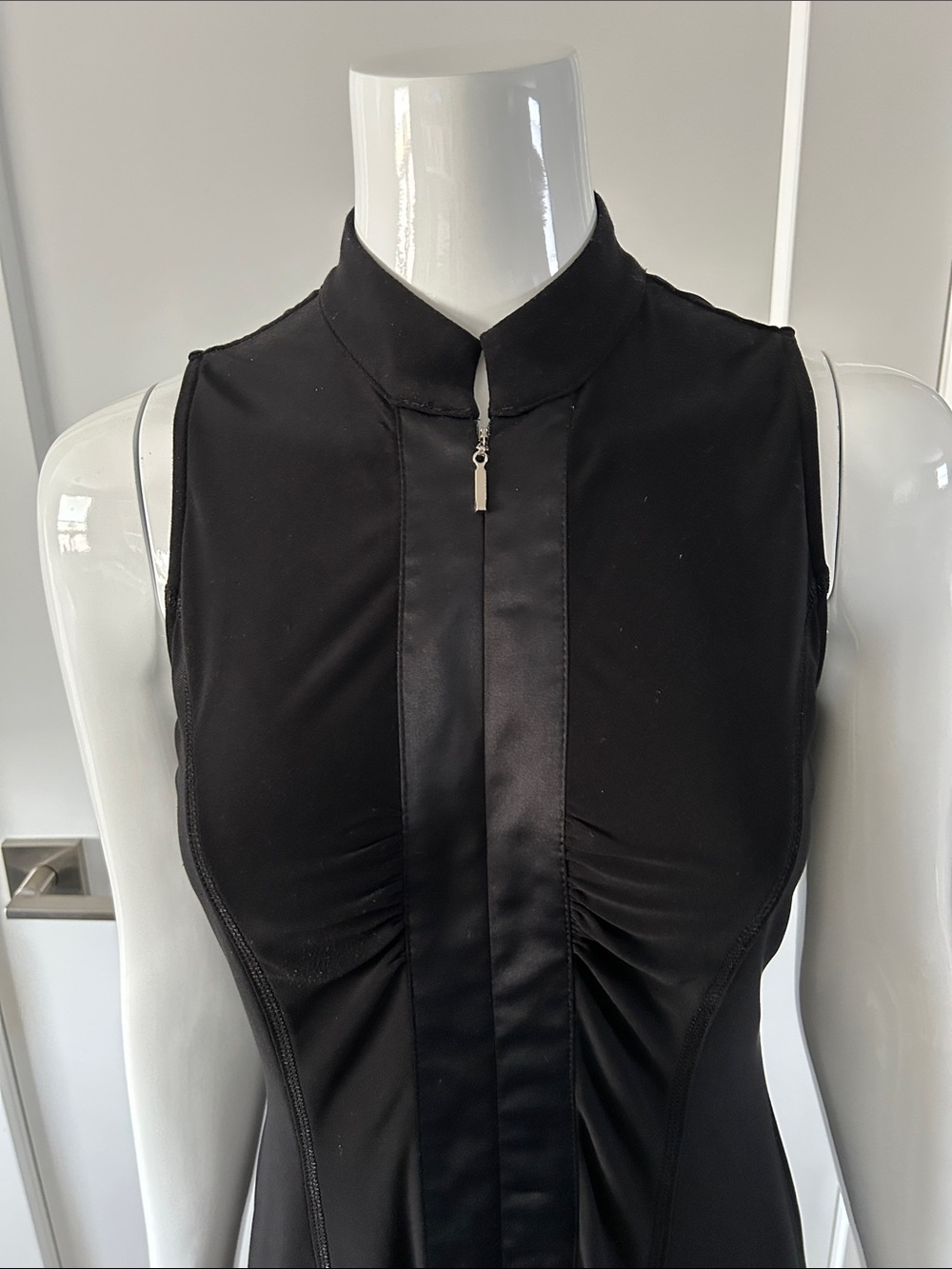Tristan & Iseut Black High-Fashion Zip-Front Dress | S–M - Picture 7 of 15